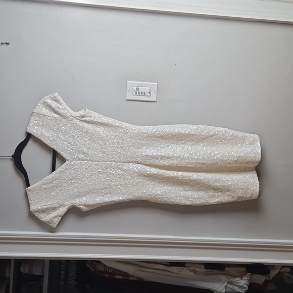 Dress The Population Zoe Sequin Cap Sleeve Mini Dress-Size Medium - Picture 15 of 17